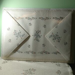 Pfaltzgraff Remembrance pattern placemats,  napkins, dishtowels